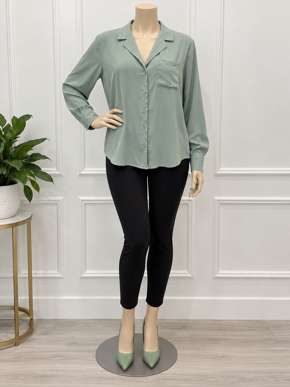Who What Wear Women’s Sage Green Button Down Blouse Size M Long Sleeve